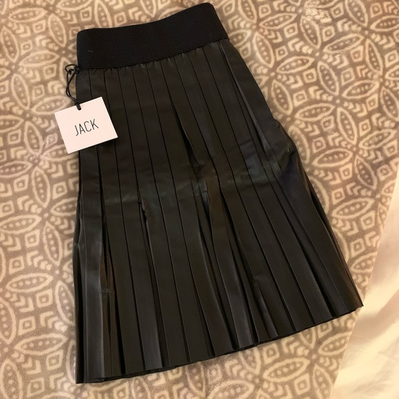 Jack by BB Dakota Dresses & Skirts - NWT Jack by BBDakota Black Pleated Skirt sz Large